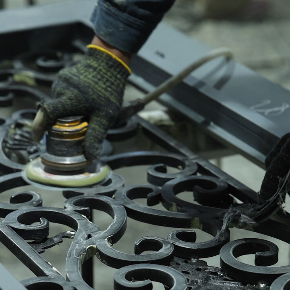 Grinding and Filling (Applying Putty)