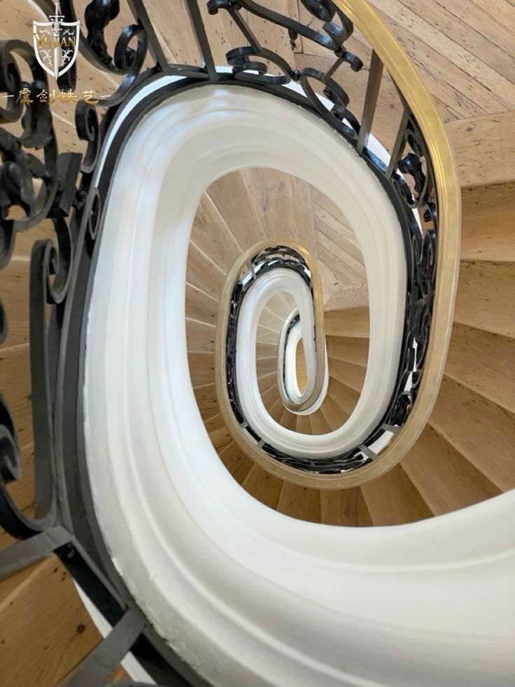 Aesthetic Appreciation of Ironwork Rotating Stairs4.jpeg