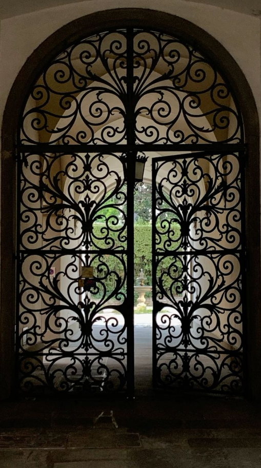 Where to Buy Antique-Style Iron Doors for UK Historic Buildings
