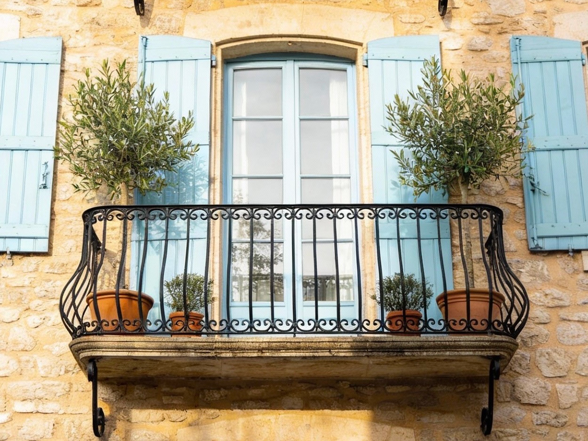 Ironwork Customization Expert