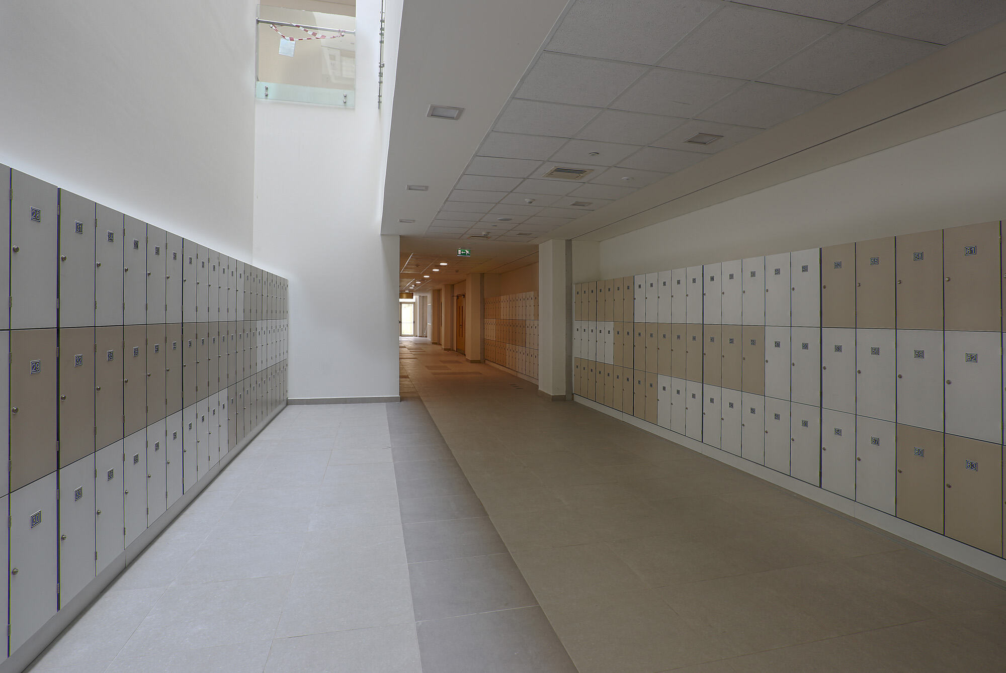 What Advantages Make HPL Wall Panel Ideal for Interior Decoration?