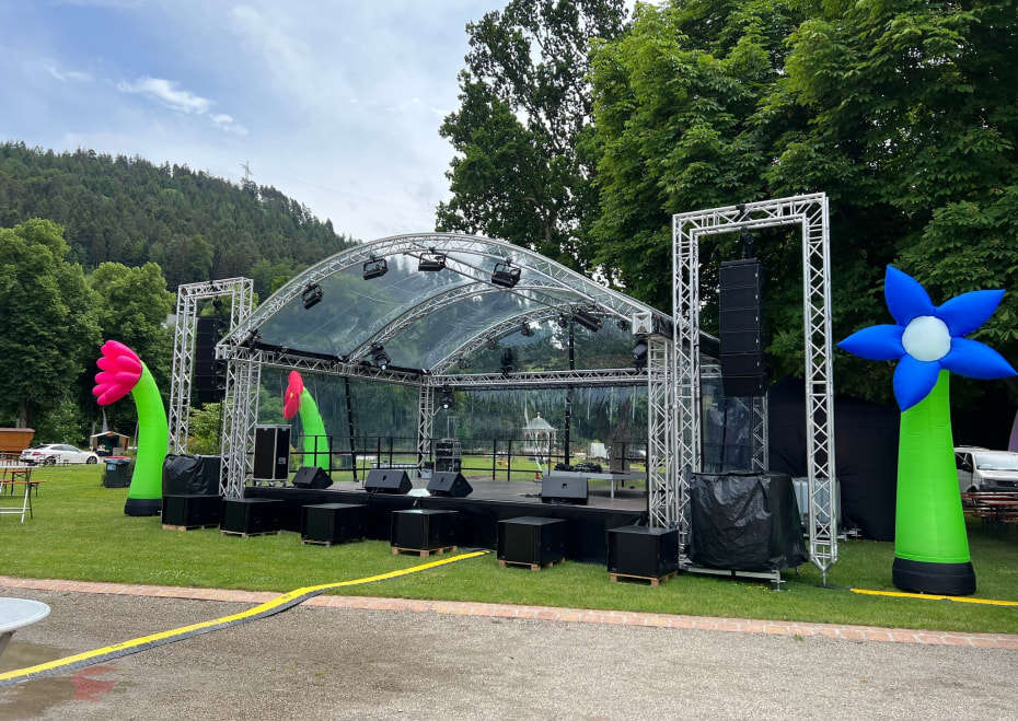 Customized 290*290MM Arc Roof Project For An Electronic Music Festival In The UK