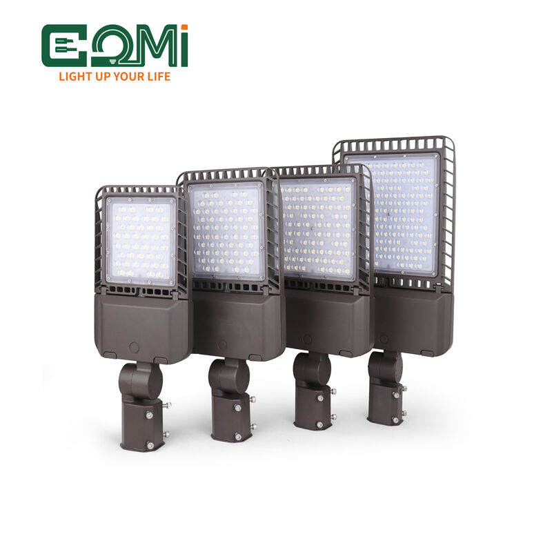 Lampă LED de stradă inovatoare cu design divizat termoelectric