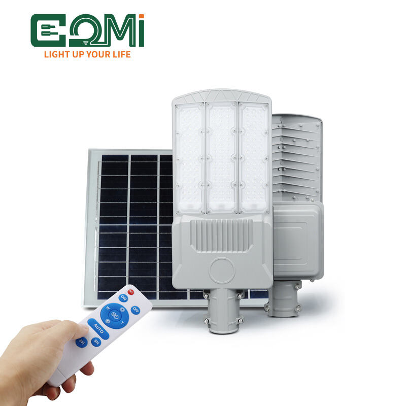 Lampă solară de stradă cu lentilă divizată