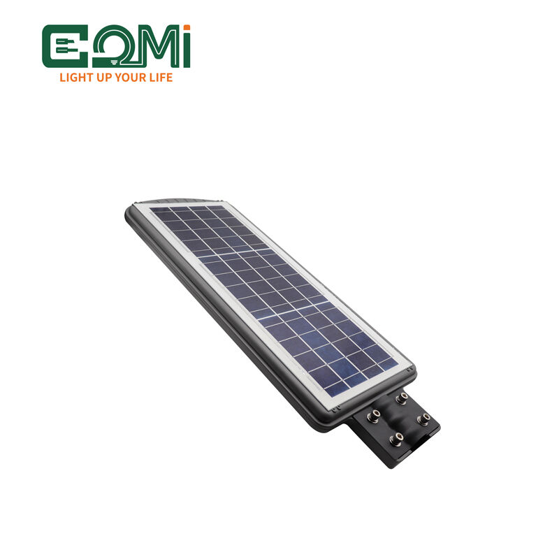 Lampă solară de stradă integrată cu senzor de prezență umană