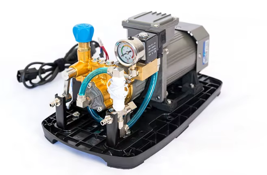 Понижават ли системите за разпръскване на външни площи температурата в търговски обекти?