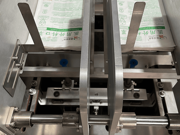 Details of Automatic double push suction vacuum bagging machine (1).png