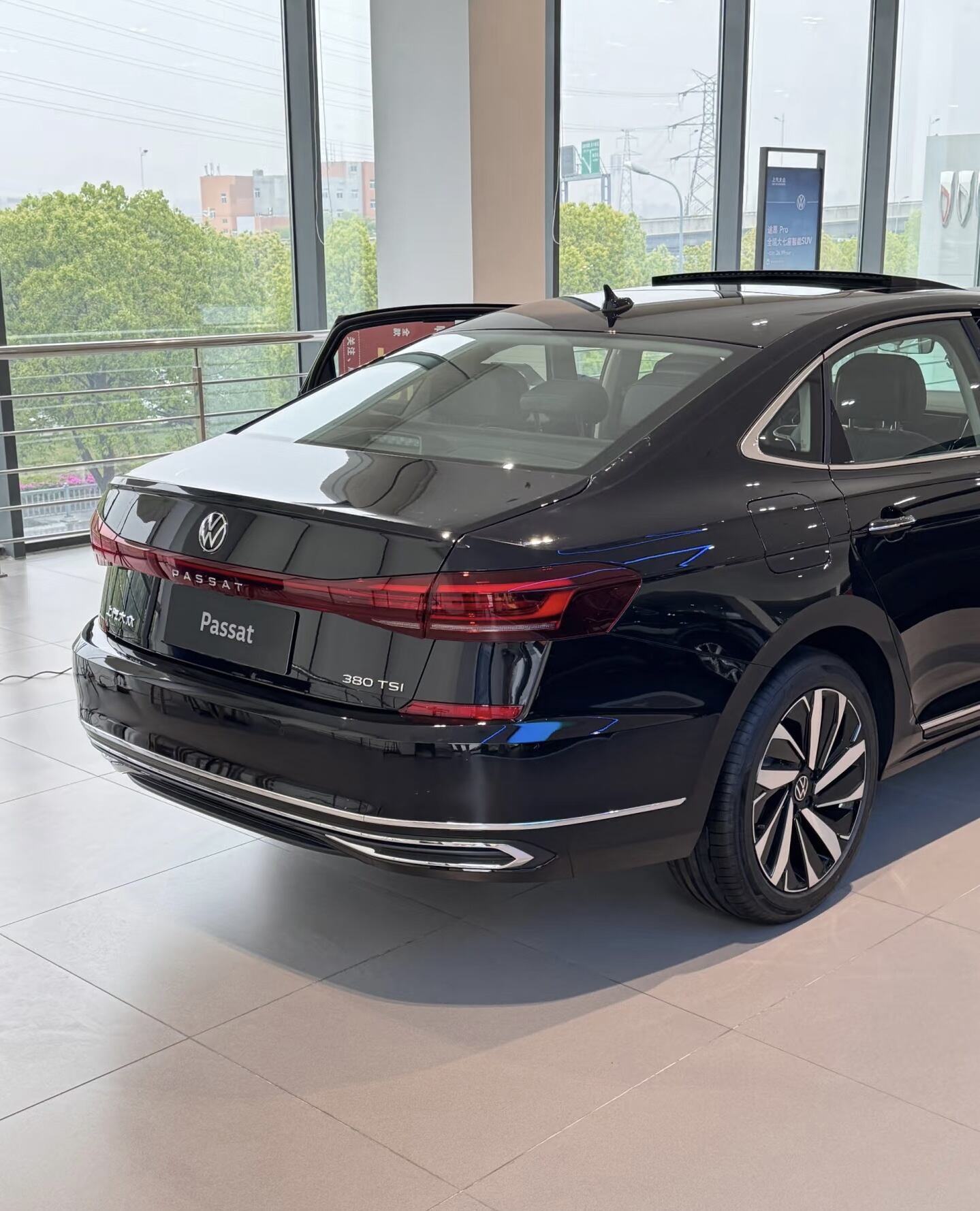 When should you consider buying new cars over leasing?