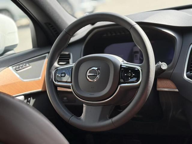 အမြတ်အရည်အချင်းနှင့် တန်ဖိုး