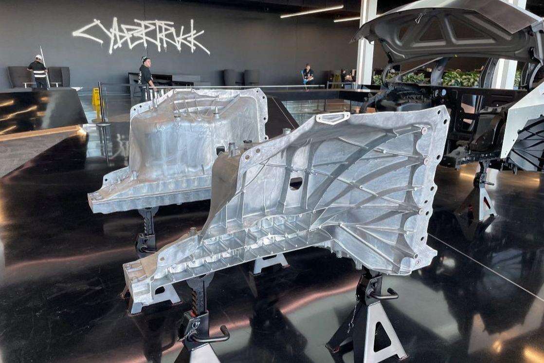 Complex large-scale aluminum die cast underbody with integrated design features