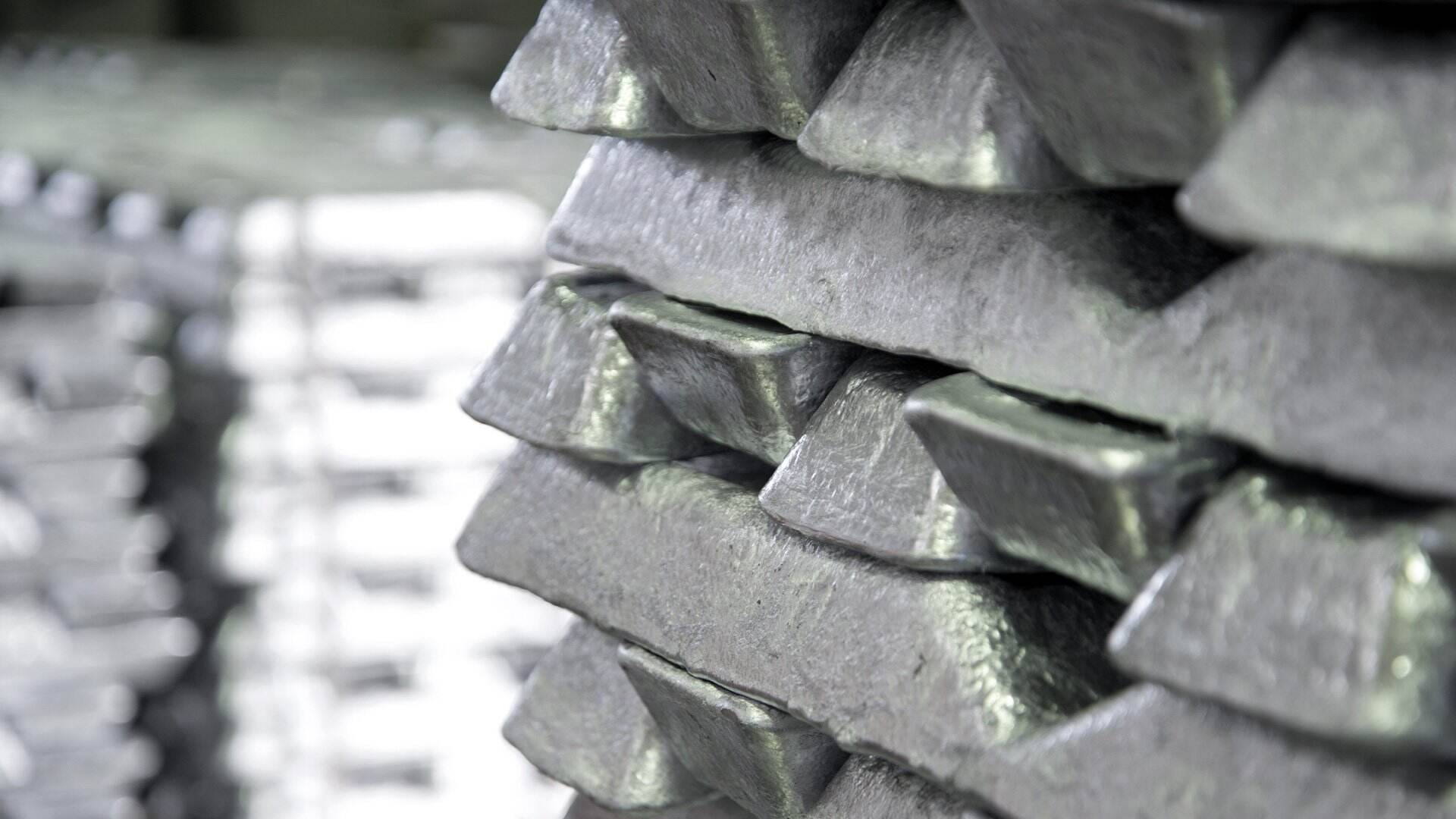 Aluminum, zinc, and magnesium die casting materials demonstrating different strength and weight characteristics