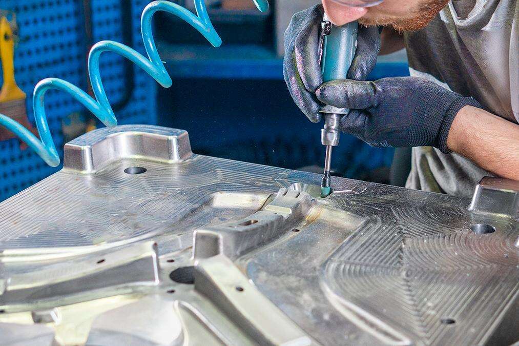 Scheduled polishing and part inspections for die casting molds