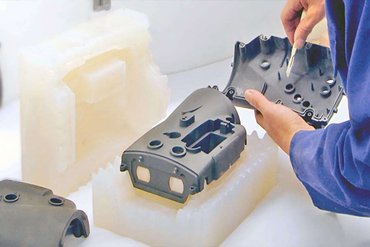 silicone mould and resin casting for rapid prototyping applications