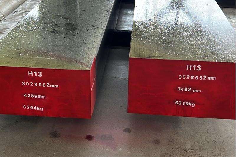 H13 tool steel mould undergoing thermal fatigue testing for aluminum die casting applications