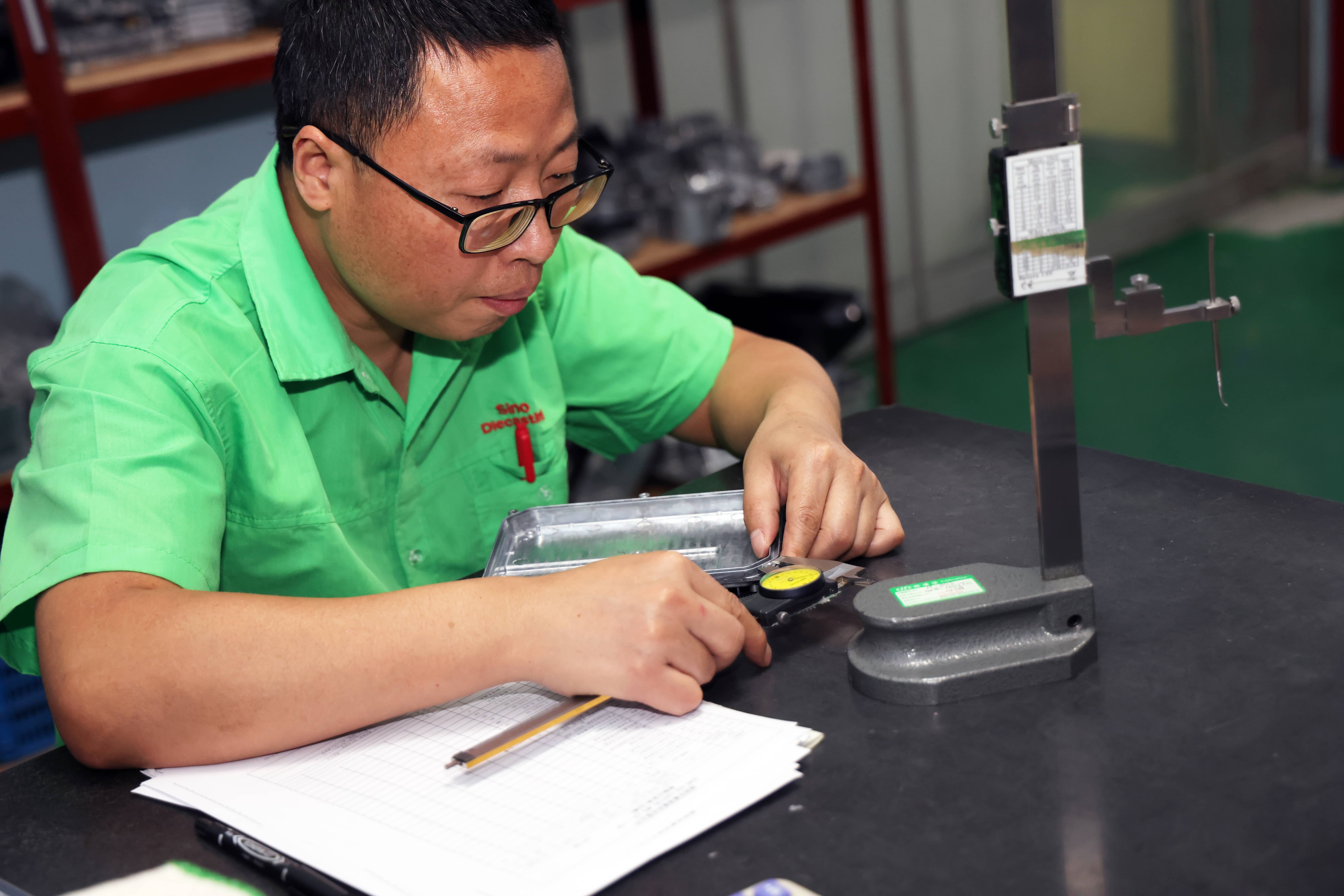 Precision tolerance control in CNC machining with micrometer inspection