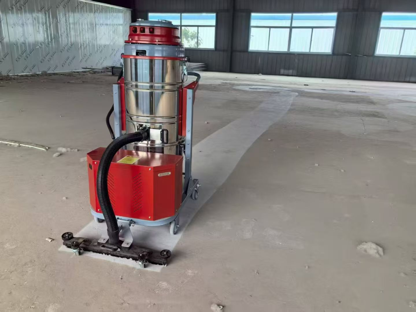 What Are the Benefits of Using Industrial Vacuum Cleaners in Your Business