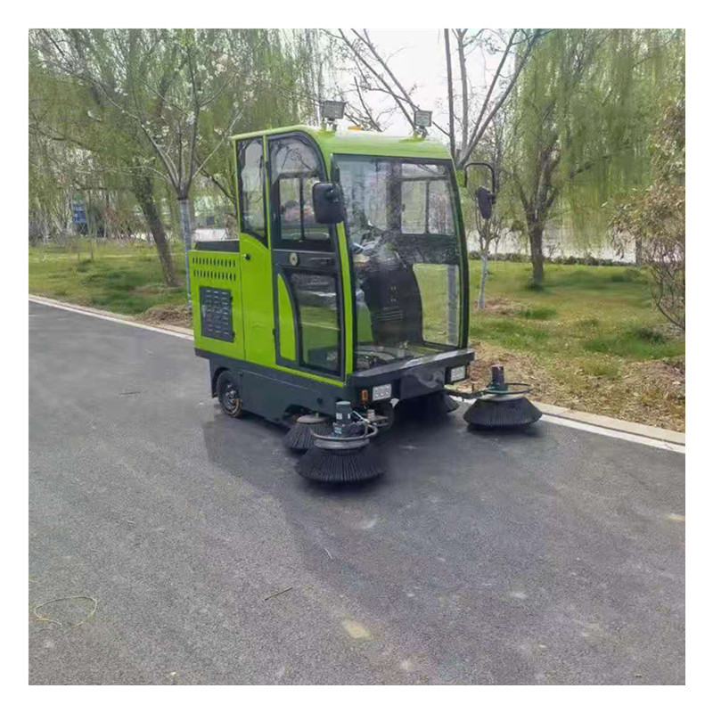 What Makes a Street Sweeper Effective in Narrow Alleys?