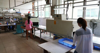Spray silk-screen printing section
