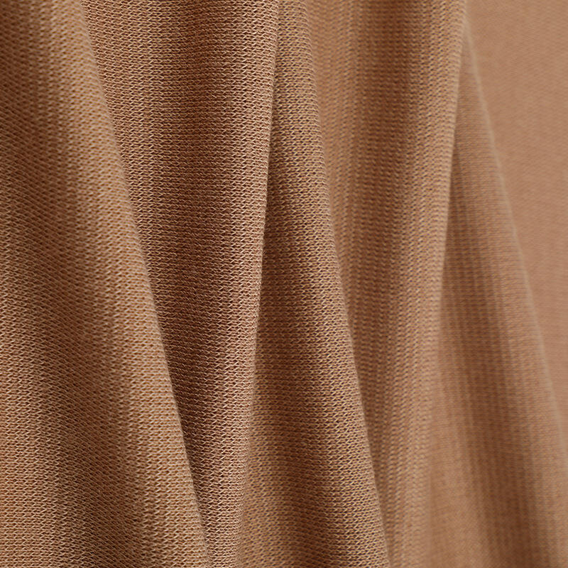 How to choose high-quality wool fabric for winter coat production?