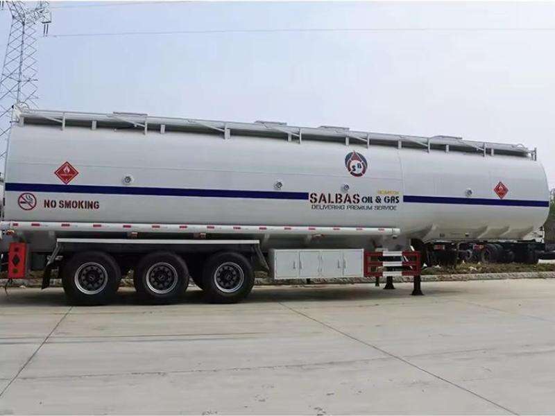 The semi-trailer dangerous goods transport vehicle ordered by salbas oil&GRS (Salbas Oil Company) from our company