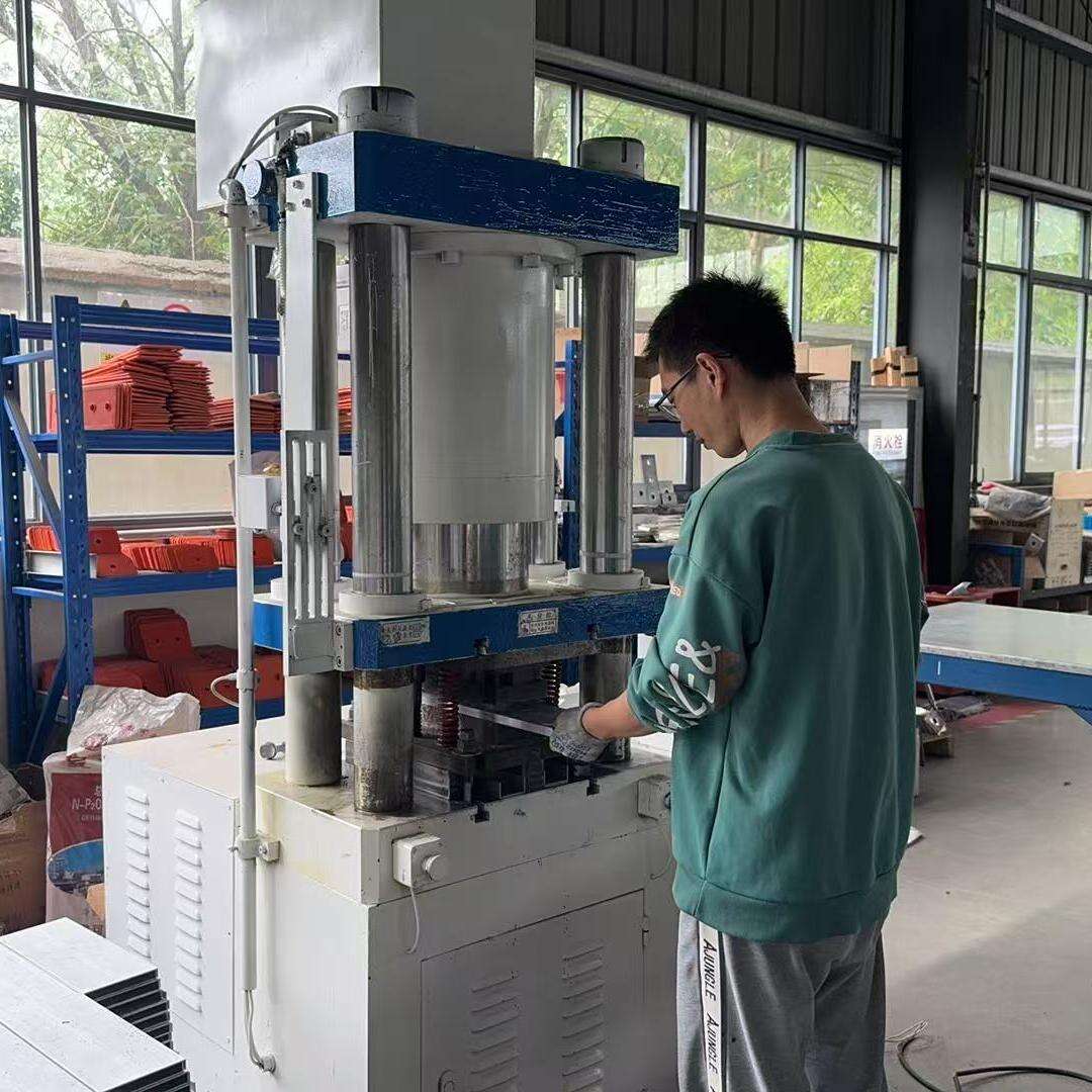 Press-Fit Connection Cover Plate