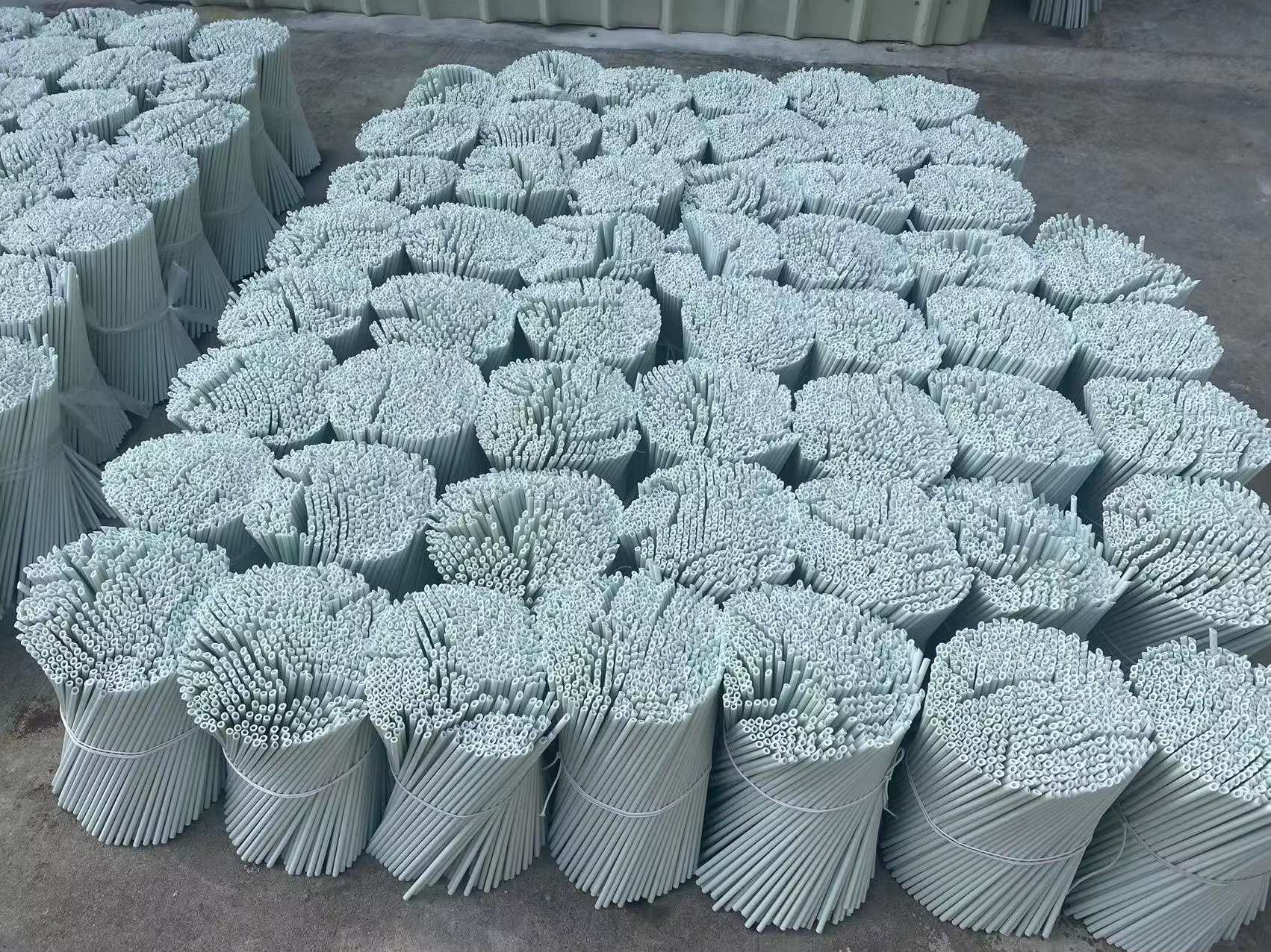 High Strength Custom Fiberglass Hollow Tube Original Color High Performance FRP Pipe details