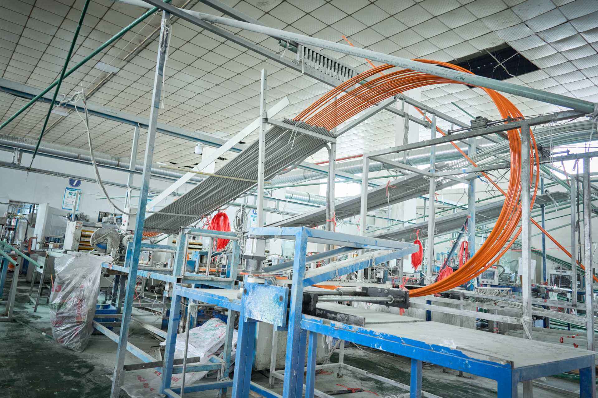 Pultrusion process.jpg