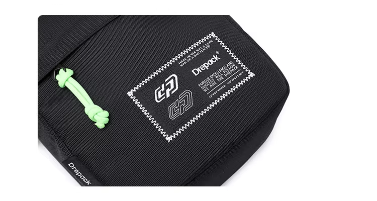 Custom logo polyester fabric 1.5L volume daily use hot design streetwear unisex sling bag manufacture