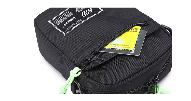 Custom logo polyester fabric 1.5L volume daily use hot design streetwear unisex sling bag manufacture