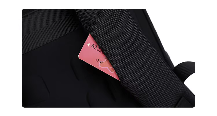 Custom logo 1680d Polyester 18 Liter Volume Fit 16 Inch Laptop Usb Cable University School Bags for Boys details