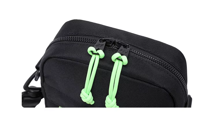 Custom logo polyester fabric 1.5L volume daily use hot design streetwear unisex sling bag manufacture