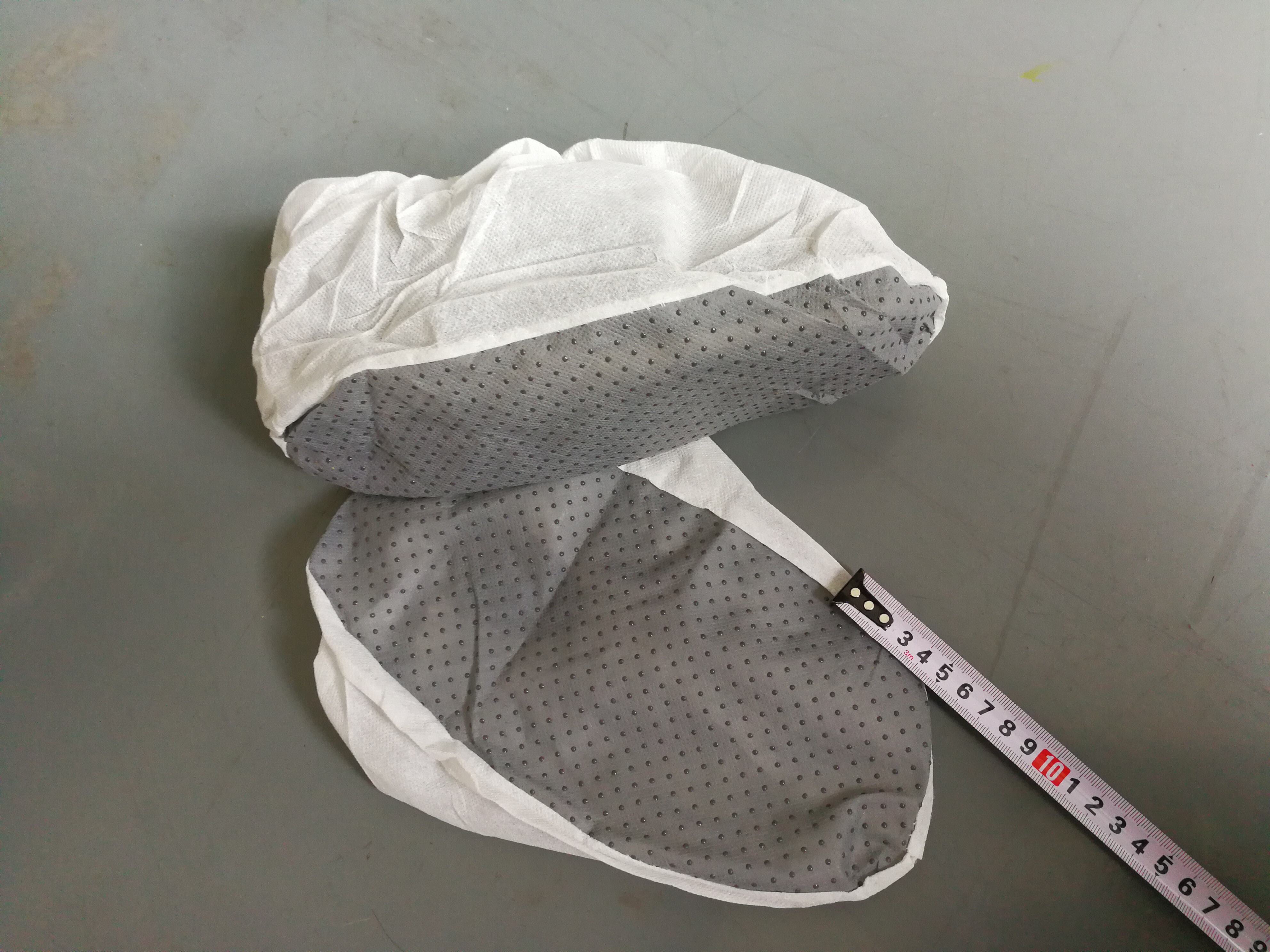 부직포 방슬립 디티드 솔 신발 커버 – 매 걸음마다 프리미엄 보호