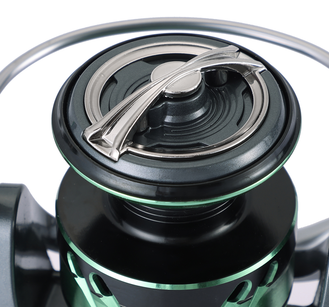 Lightweight & Durable for All Day Feeder Sessions