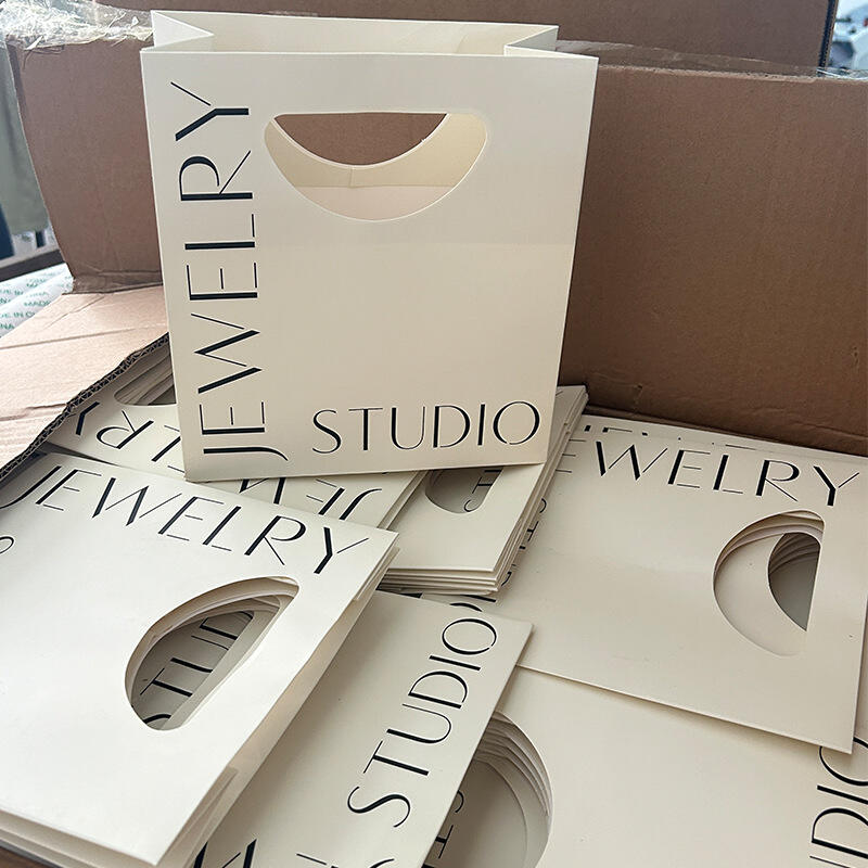 Jewelry Store Tote Bags in Stock, High-end Sense, Wearable Paper Bags, Customized White Cards, Gift Packaging Bags, Wholesale