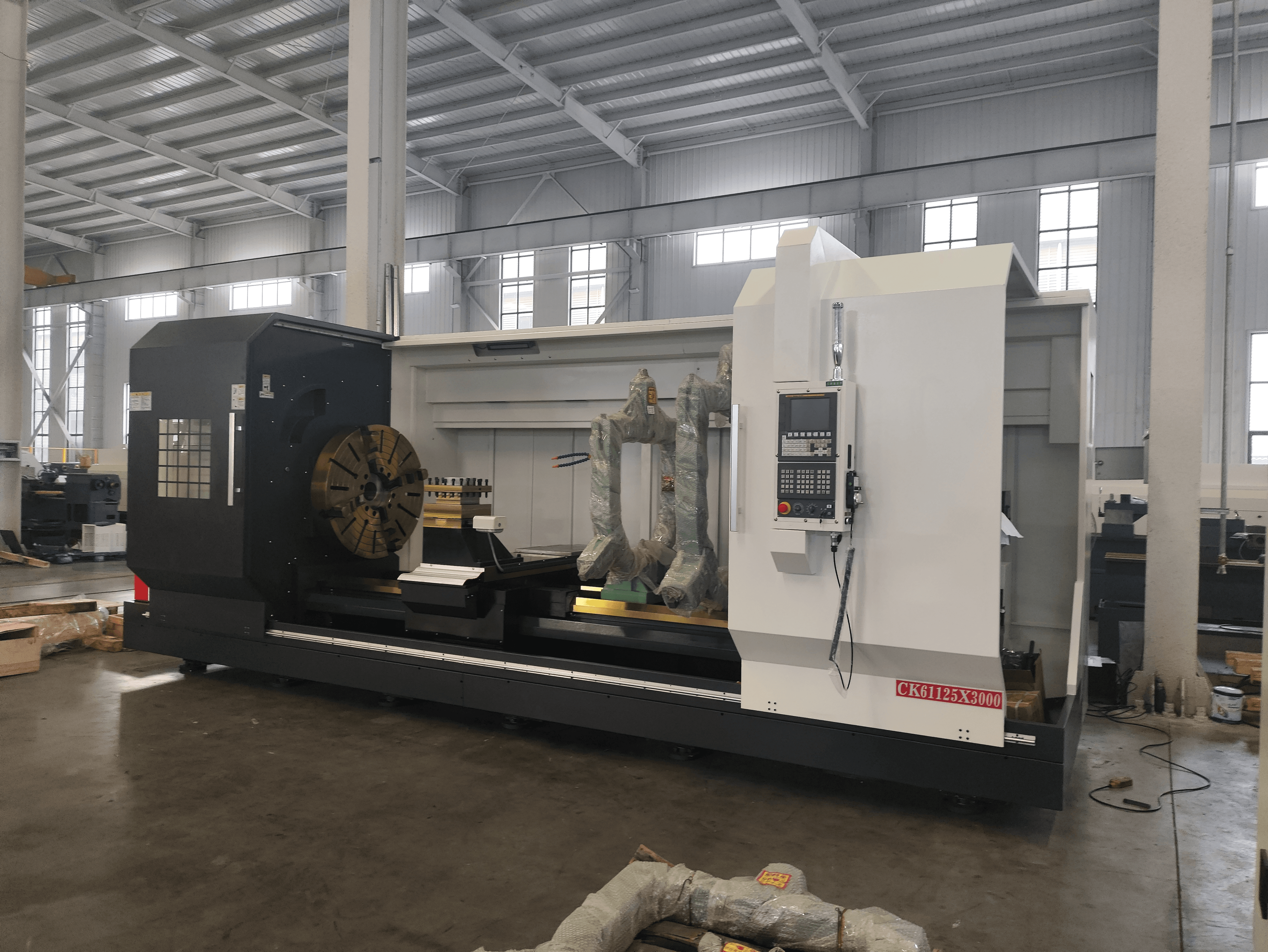 مزایای دستگاه تراش CNC با بستر مسطح در ماشین‌کاری سنگین چیست؟