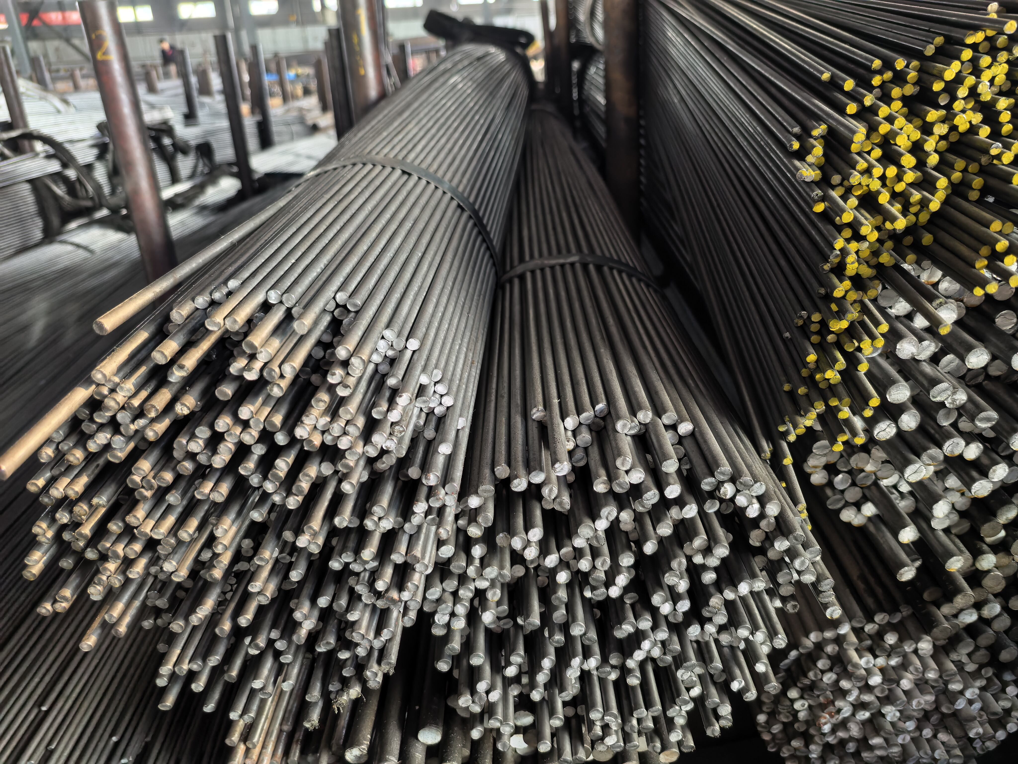 تطبيقات متعددة عبر صناعات مختلفة