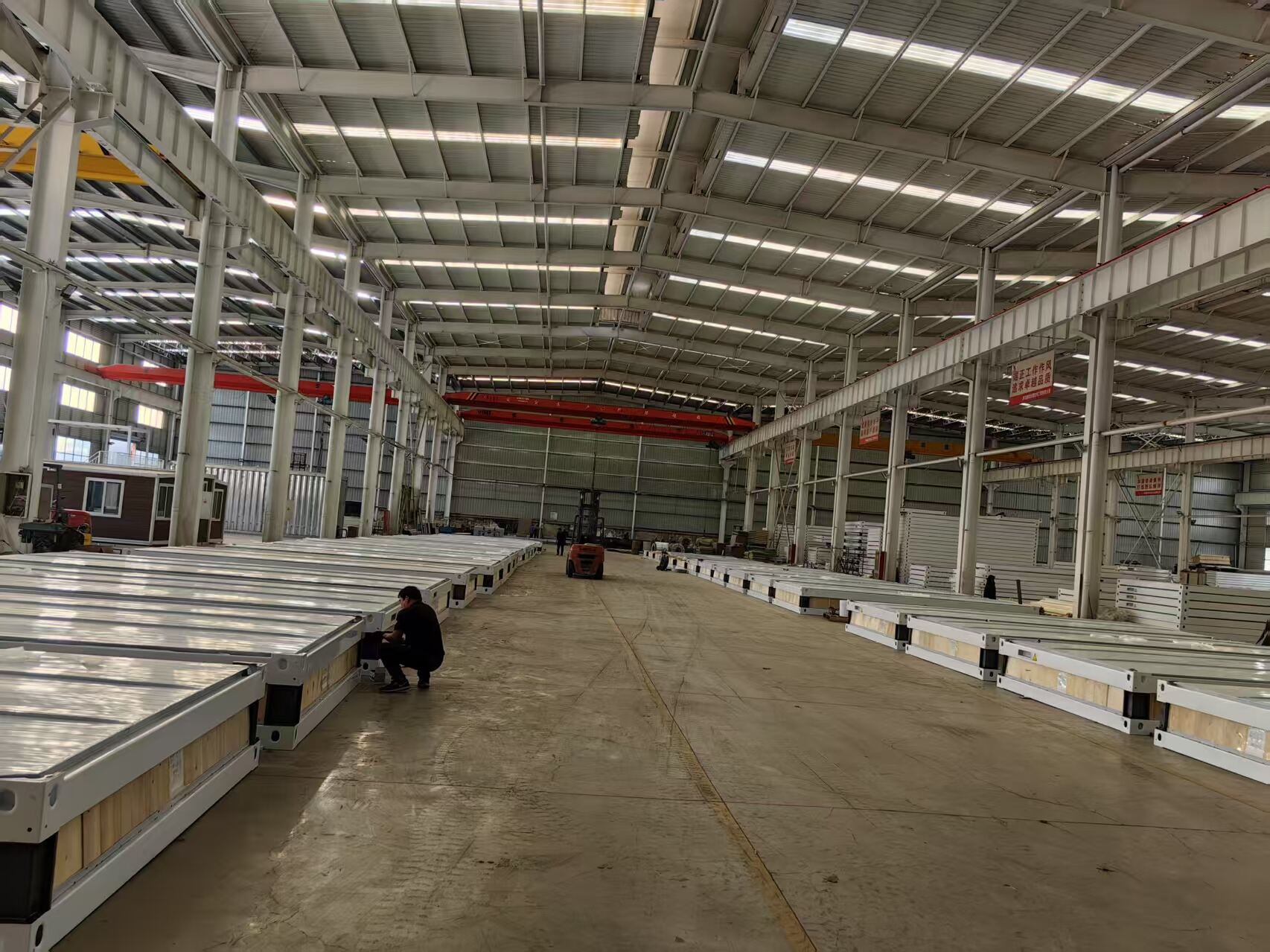 Overseas Clients Visit XINOUDA Factory – Discover Reliable Packaged Container House Manufacturing in China