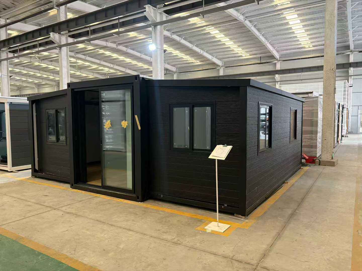 What Is a Double Wing Expandable Container House?