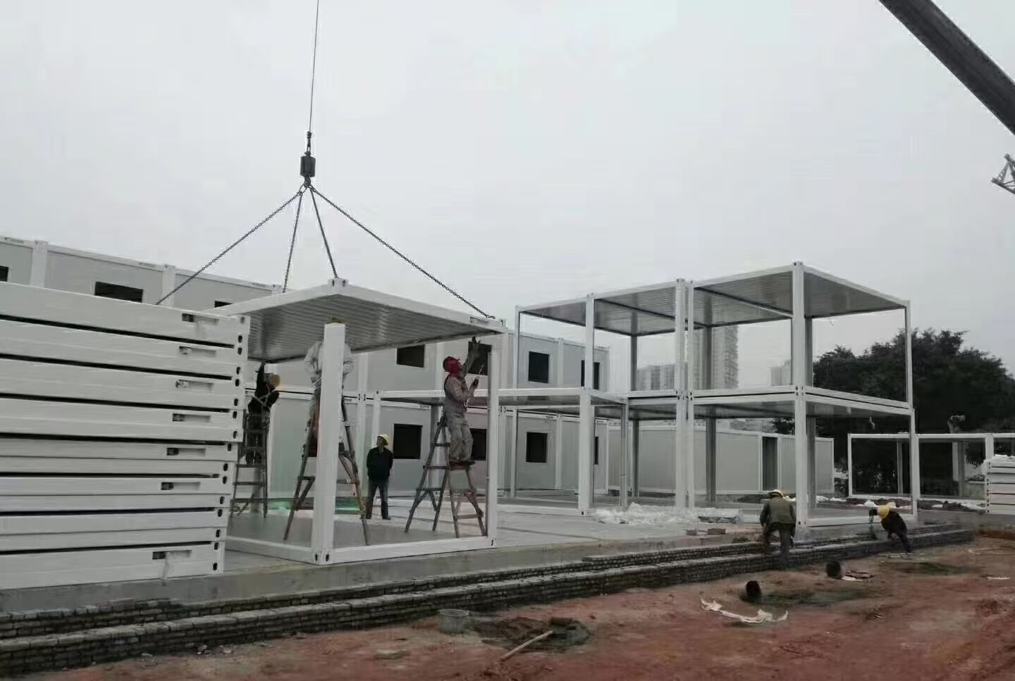 How Does Emergency Pack Container Shelter Ensure Safety in Emergencies?
