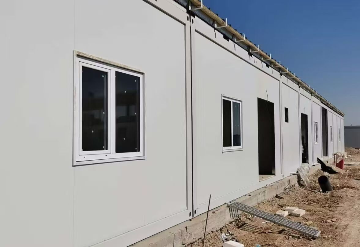 캐나다 근로자 캠프용 평탄 포장(Flat Pack) 컨테이너 하우스 60세트 | 신우다 모듈러 건축 프로젝트