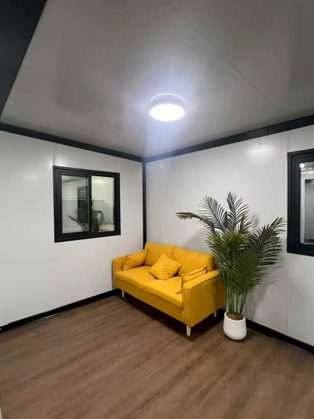 18 Sets Expandable Container Houses for Tourism Resort in Ireland Double Wing Folding Container Cabin Project Case