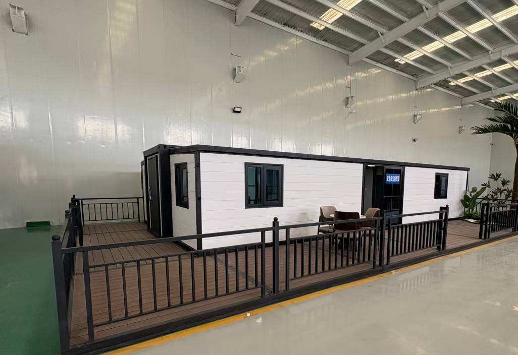 6 Units 40ft Double Wing Expandable Houses Delivered to Australia A Flexible Modular Housing Solution for Private Living