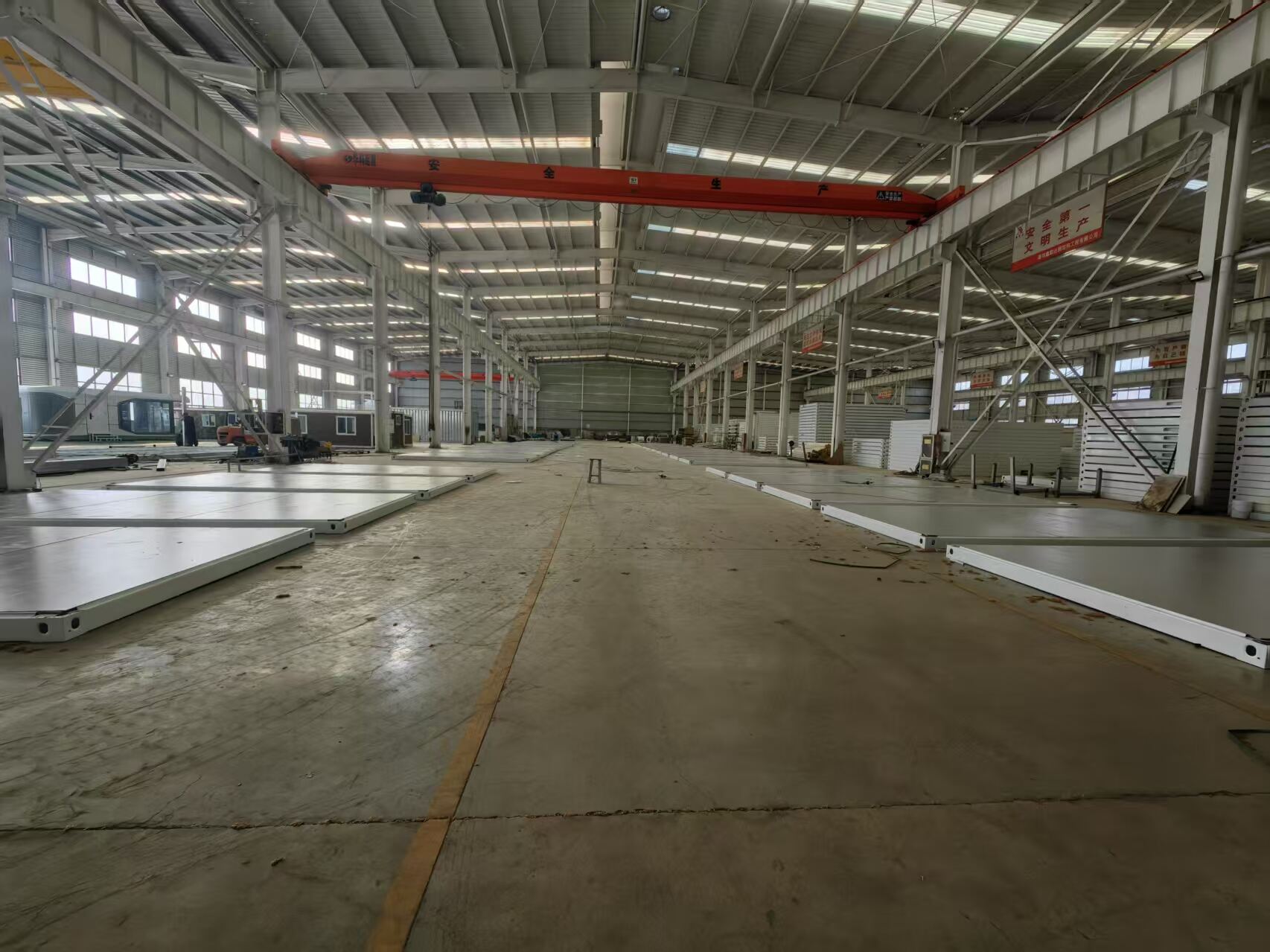 Overseas Clients Visit XINOUDA Factory – Discover Reliable Packaged Container House Manufacturing in China