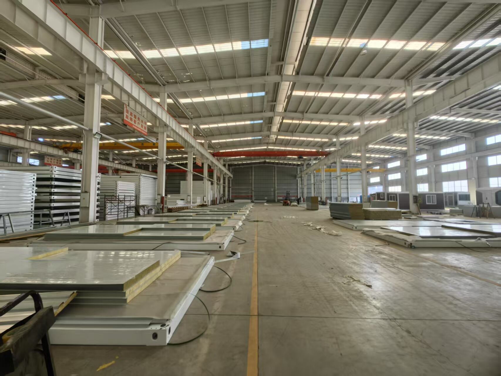 Overseas Clients Visit XINOUDA Factory – Discover Reliable Packaged Container House Manufacturing in China