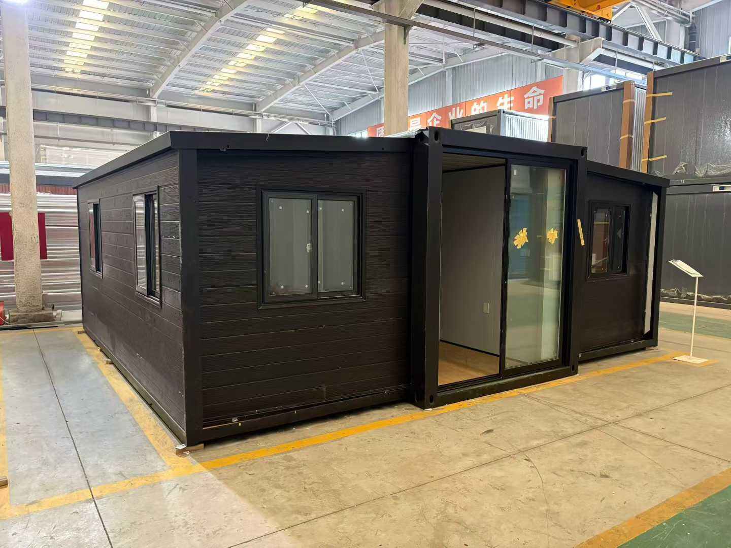 What Is a Double Wing Expandable Container House?