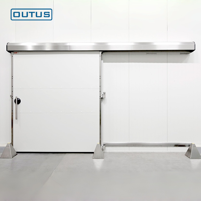 OUTUS Yüksek Performanslı Soğuk Oda Kapı Sistemi | Hızlı Açılış, Zorlu ABD Pazarı İçin Darbeye Dirençli