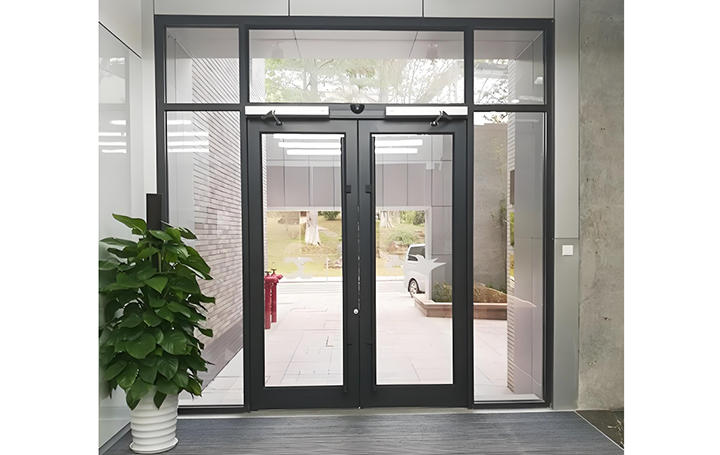 Pengendali pintu ayun induksi pintar - selamat dan tanpa sentuhan, laluan bersih