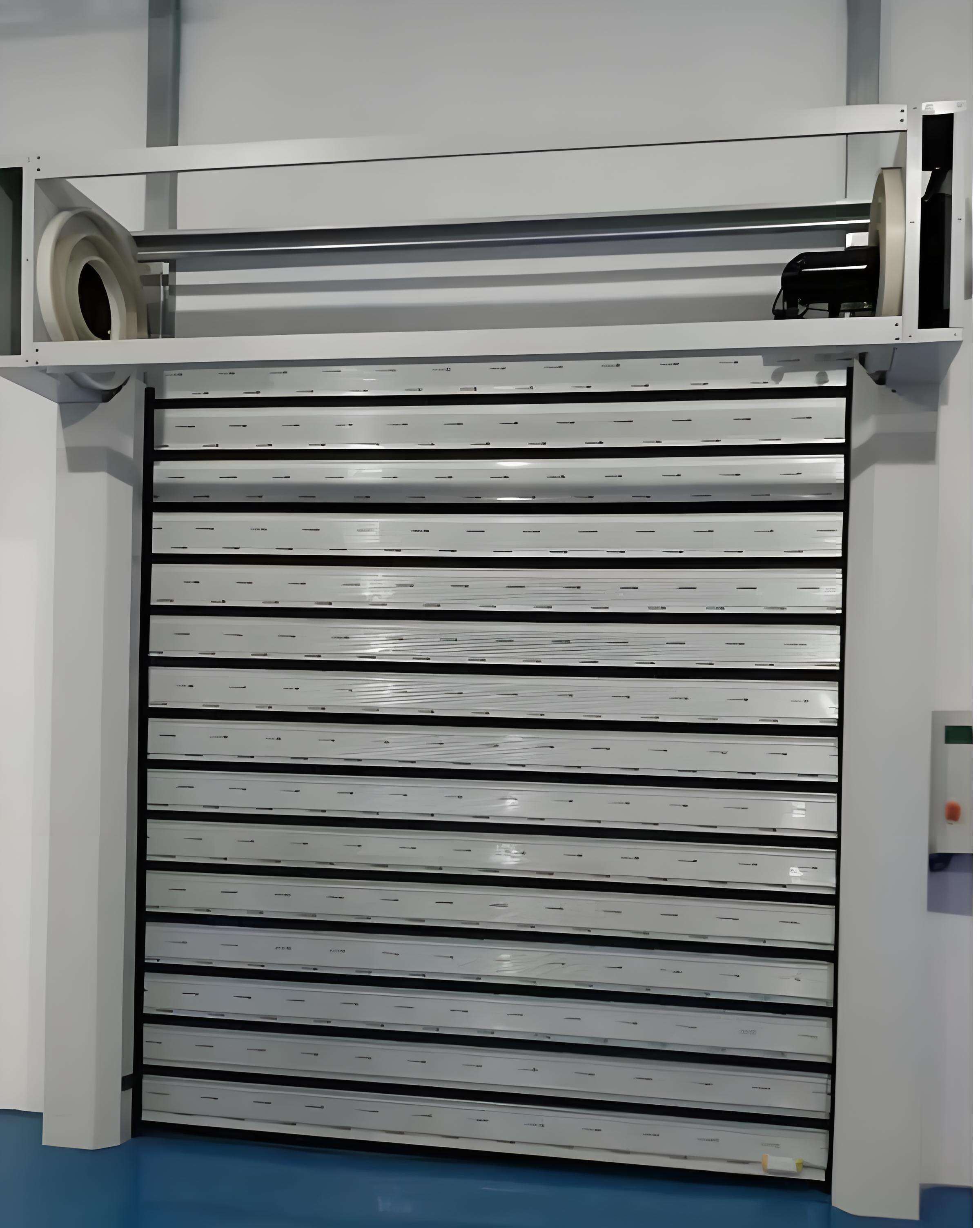 OUTUS CE Sertifikalı Endüstriyel Hızlı Rulo Kapı | Alüminyum Alaşım Lameller, Güvenlik Işık Perdesi