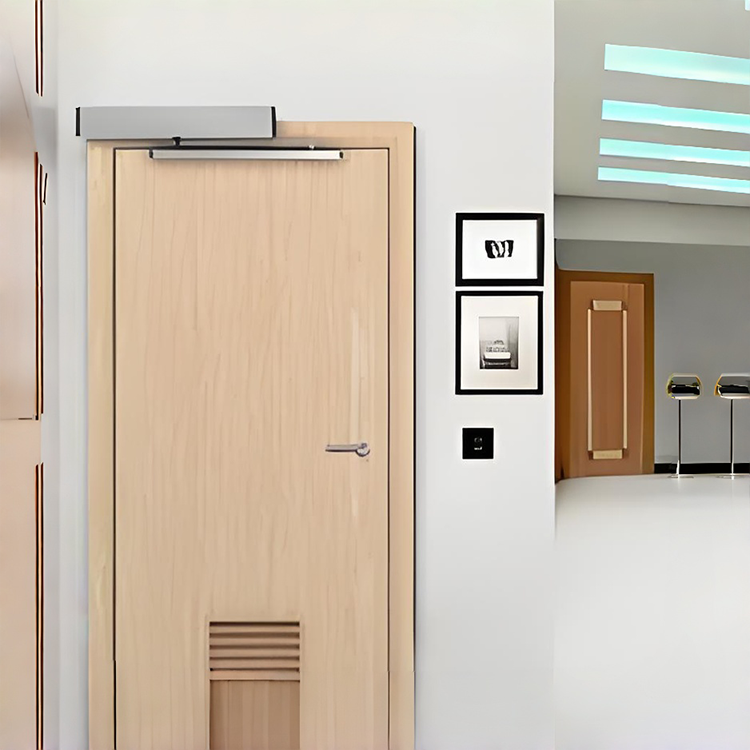 motor para puerta batiente de 90°: sistema inteligente de accionamiento con interbloqueo y sincronización para puertas dobles