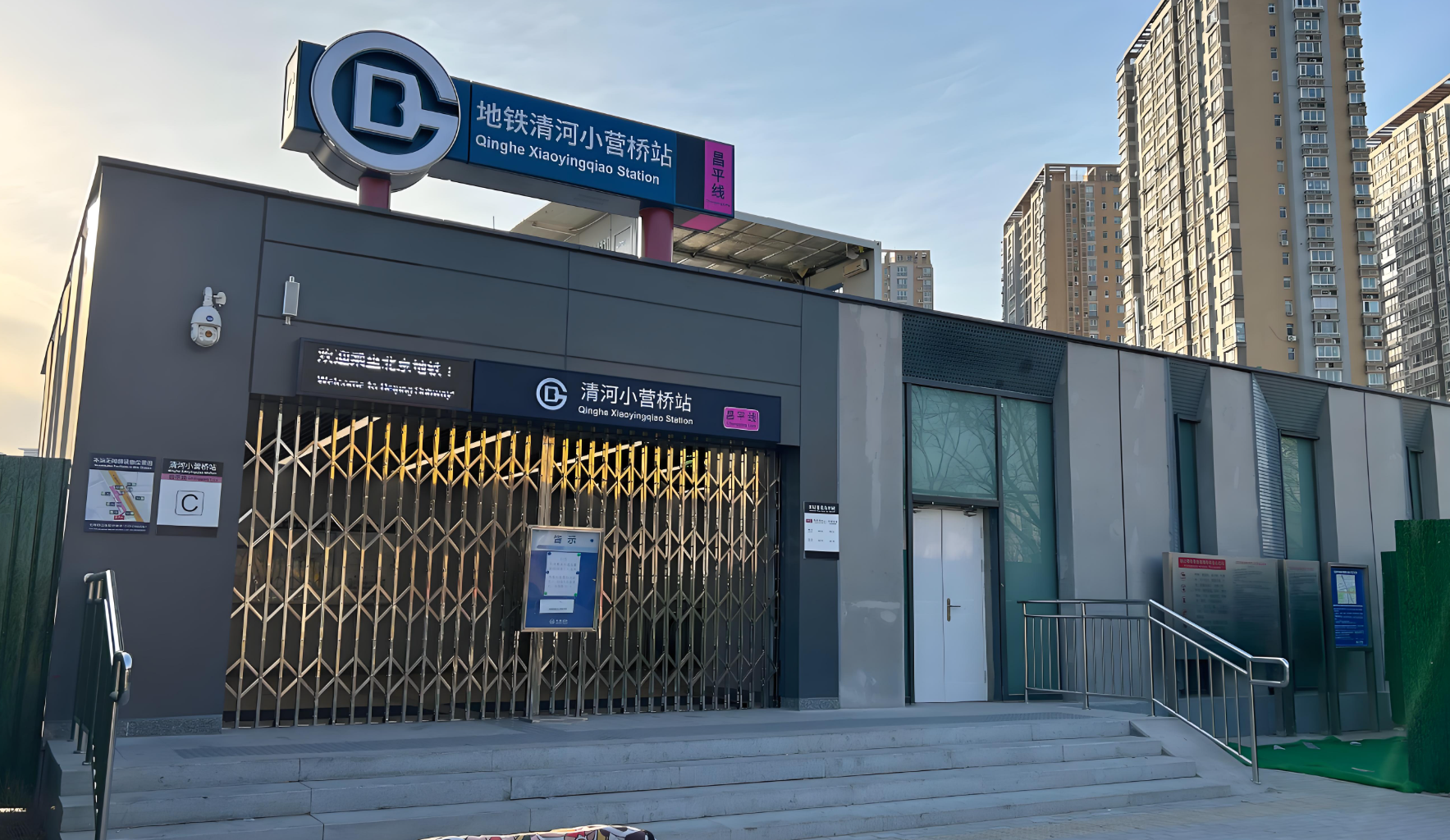 Sérülésvédelmi vészkijárat kapuk metróállomásokhoz